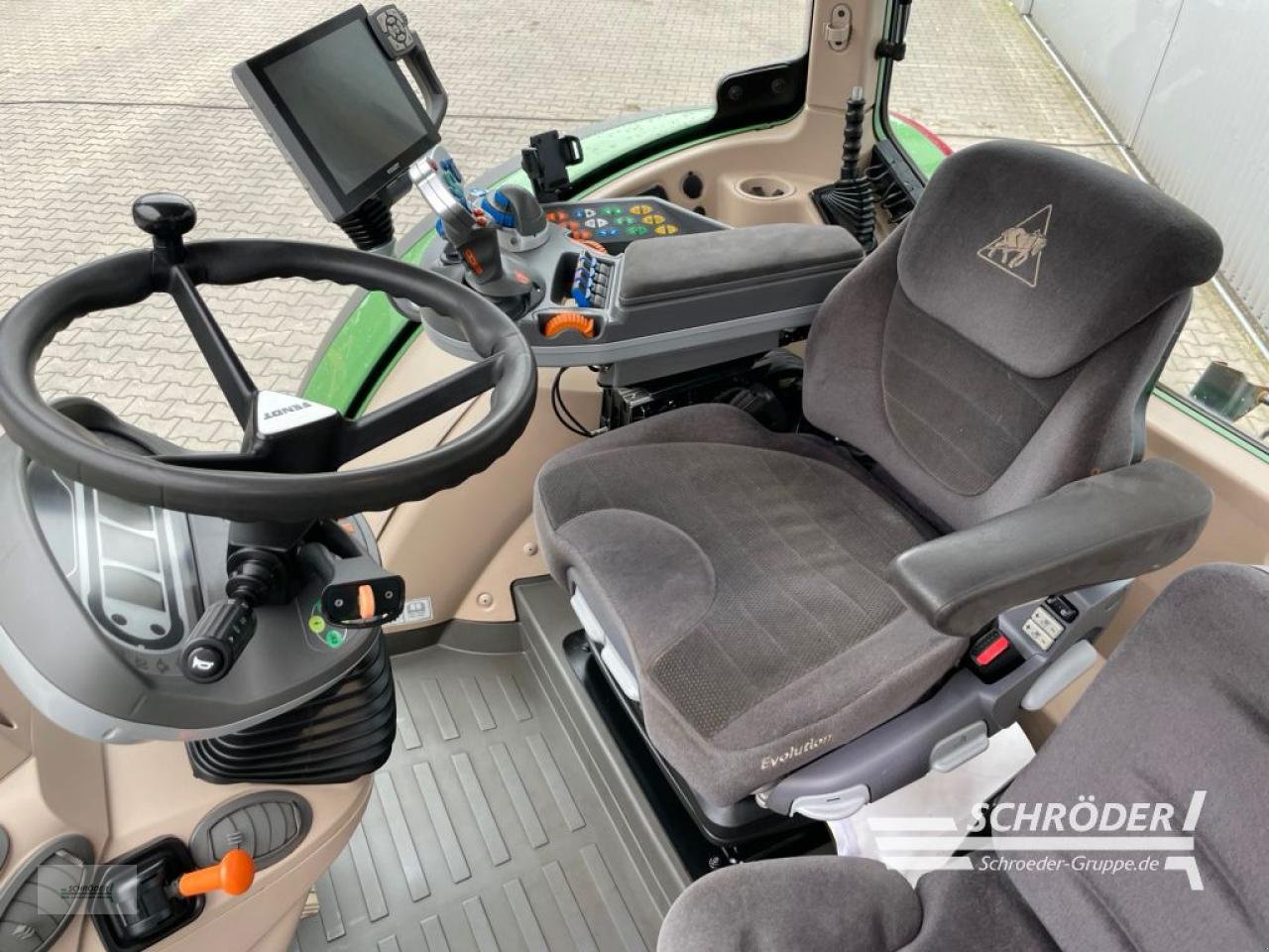 Traktor a típus Fendt 724 VARIO S4 PROFI PLUS, Gebrauchtmaschine ekkor: Wildeshausen (Kép 16)