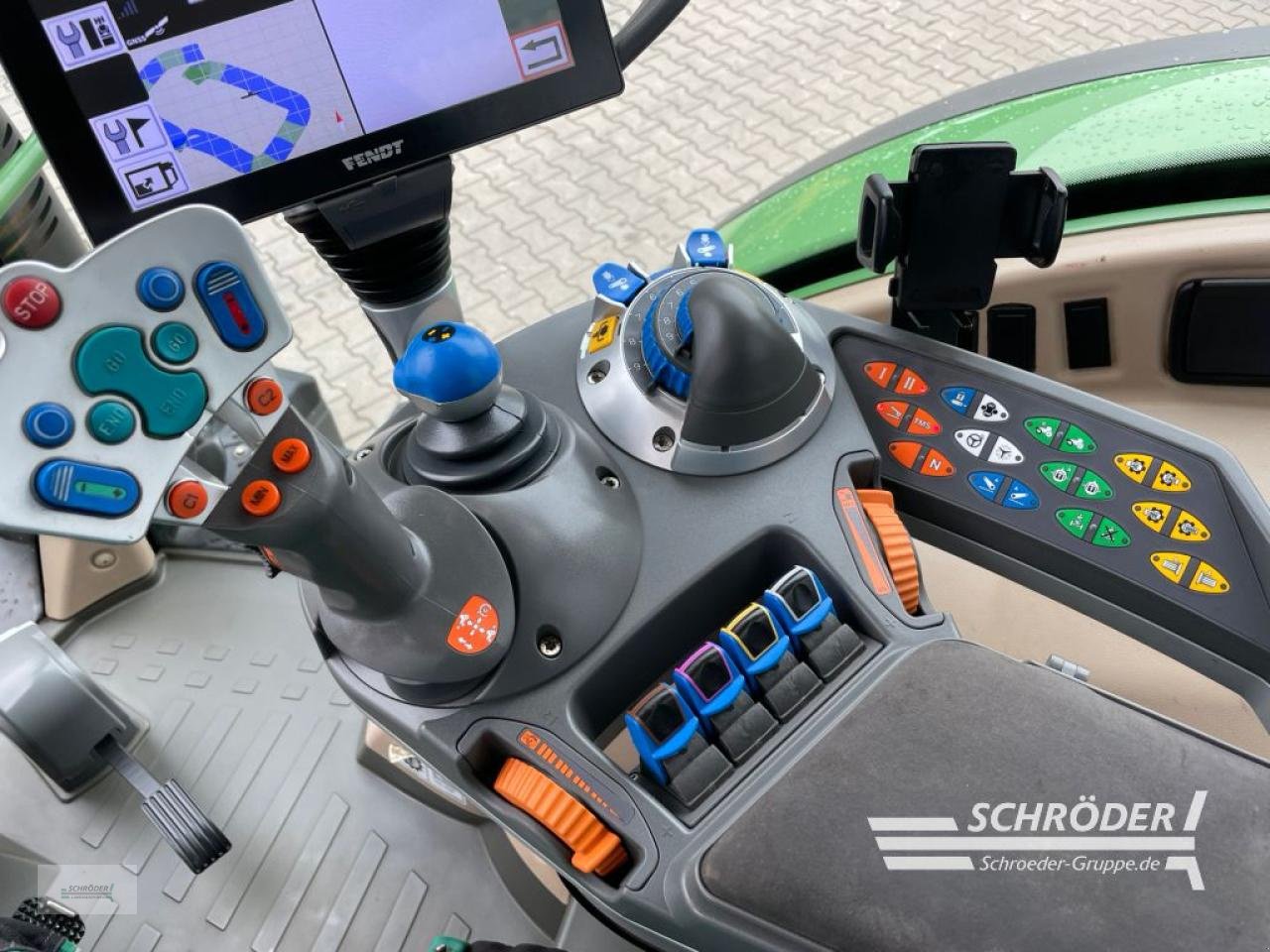 Traktor a típus Fendt 724 VARIO S4 PROFI PLUS, Gebrauchtmaschine ekkor: Wildeshausen (Kép 20)