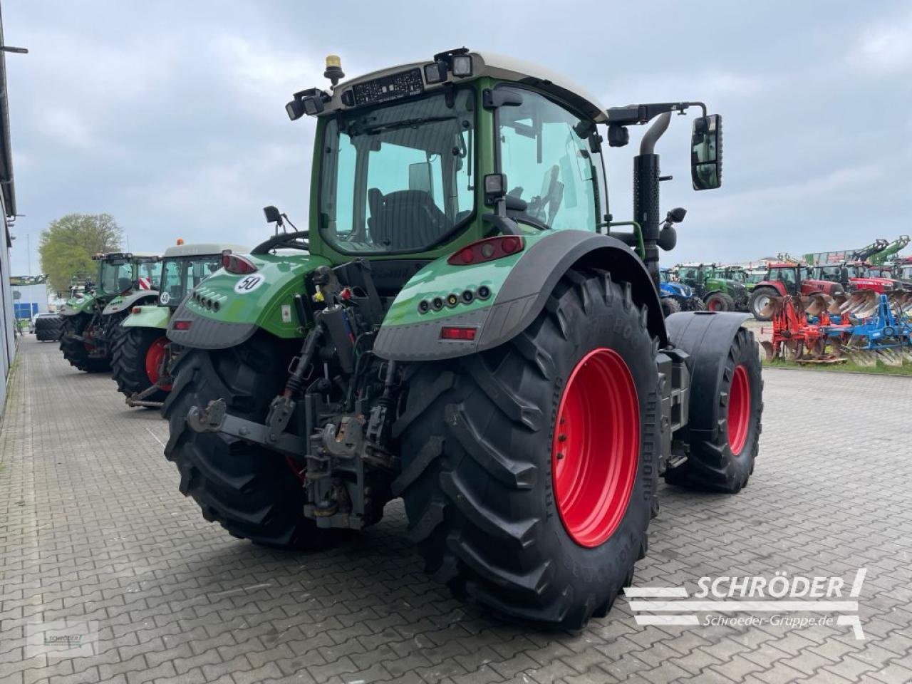 Traktor типа Fendt 724 VARIO S4 PROFI PLUS, Gebrauchtmaschine в Wildeshausen (Фотография 3)