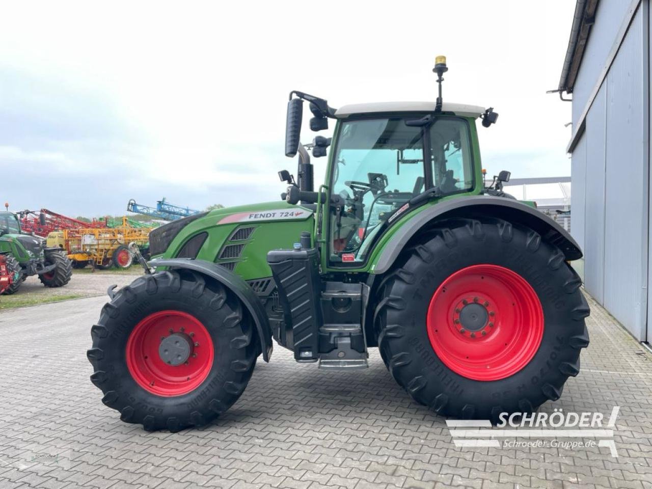 Traktor типа Fendt 724 VARIO S4 PROFI PLUS, Gebrauchtmaschine в Wildeshausen (Фотография 4)