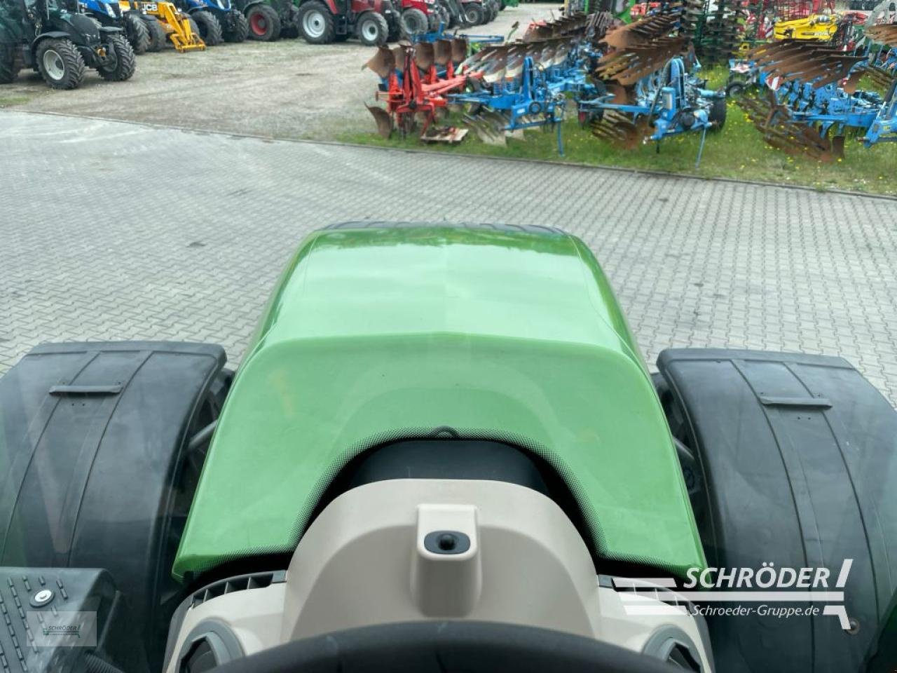 Traktor типа Fendt 724 VARIO S4 PROFI PLUS, Gebrauchtmaschine в Wildeshausen (Фотография 13)