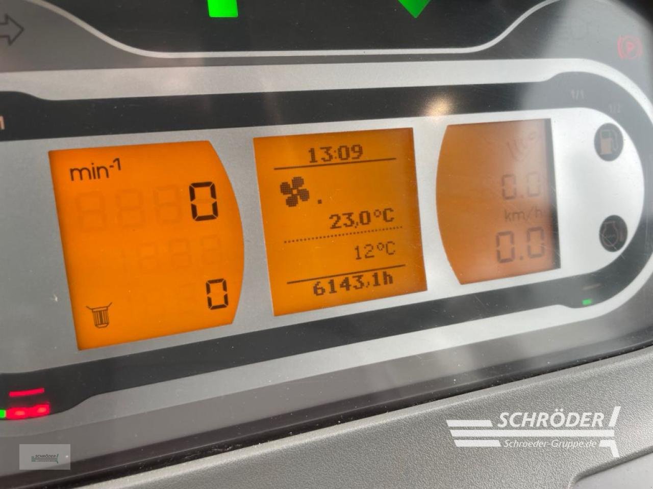 Traktor типа Fendt 724 VARIO S4 PROFI PLUS, Gebrauchtmaschine в Wildeshausen (Фотография 14)