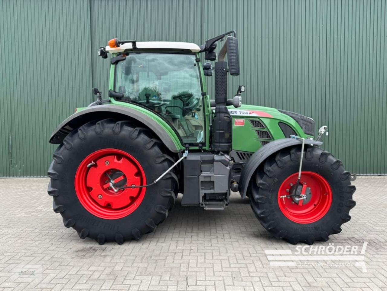 Traktor des Typs Fendt 724 VARIO S4 PROFI PLUS, Gebrauchtmaschine in Twistringen (Bild 2)