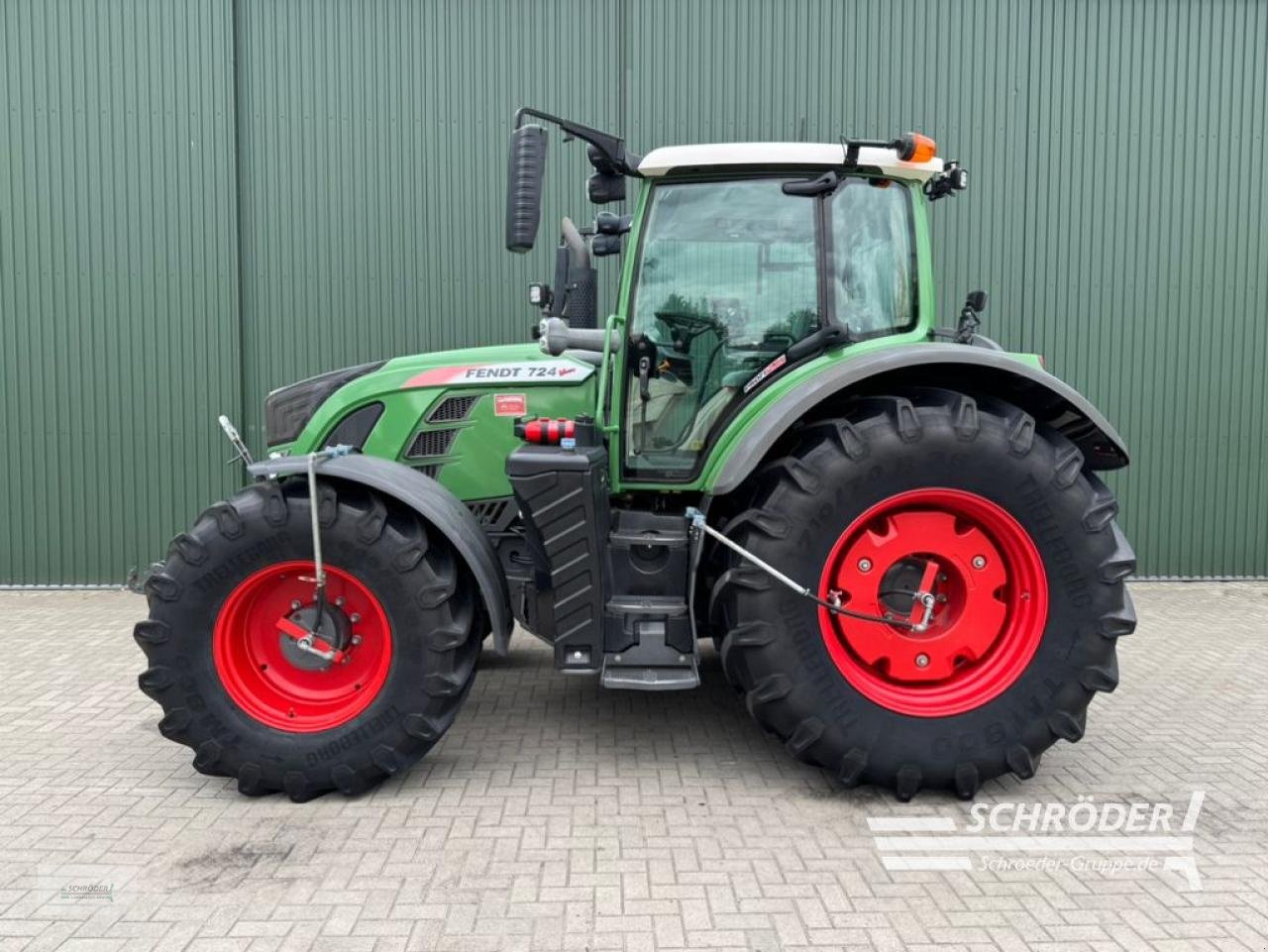 Traktor des Typs Fendt 724 VARIO S4 PROFI PLUS, Gebrauchtmaschine in Twistringen (Bild 3)