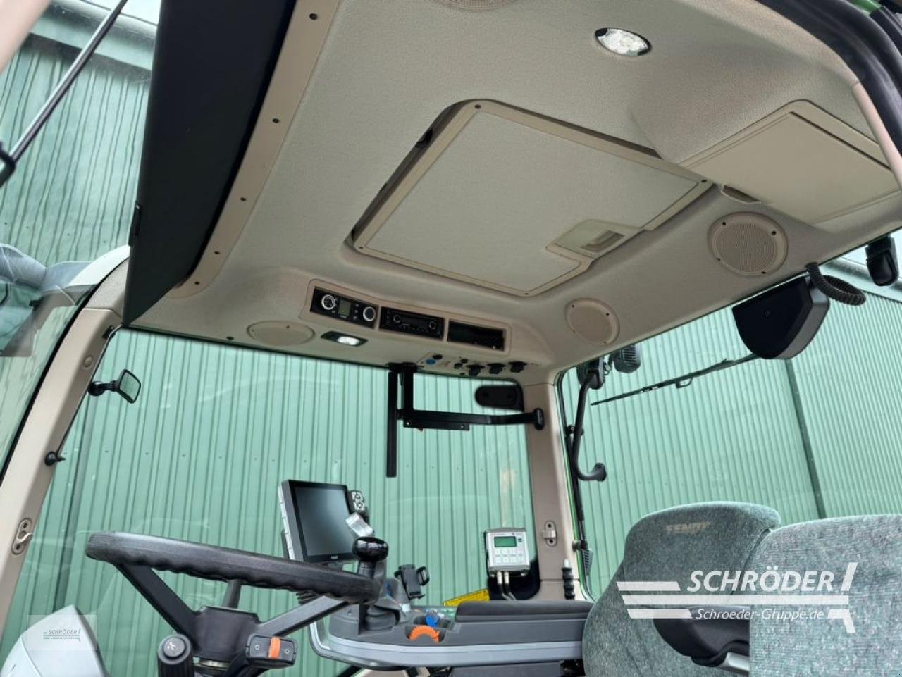 Traktor des Typs Fendt 724 VARIO S4 PROFI PLUS, Gebrauchtmaschine in Twistringen (Bild 18)