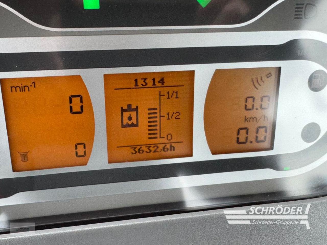 Traktor des Typs Fendt 724 VARIO S4 PROFI PLUS, Gebrauchtmaschine in Twistringen (Bild 24)