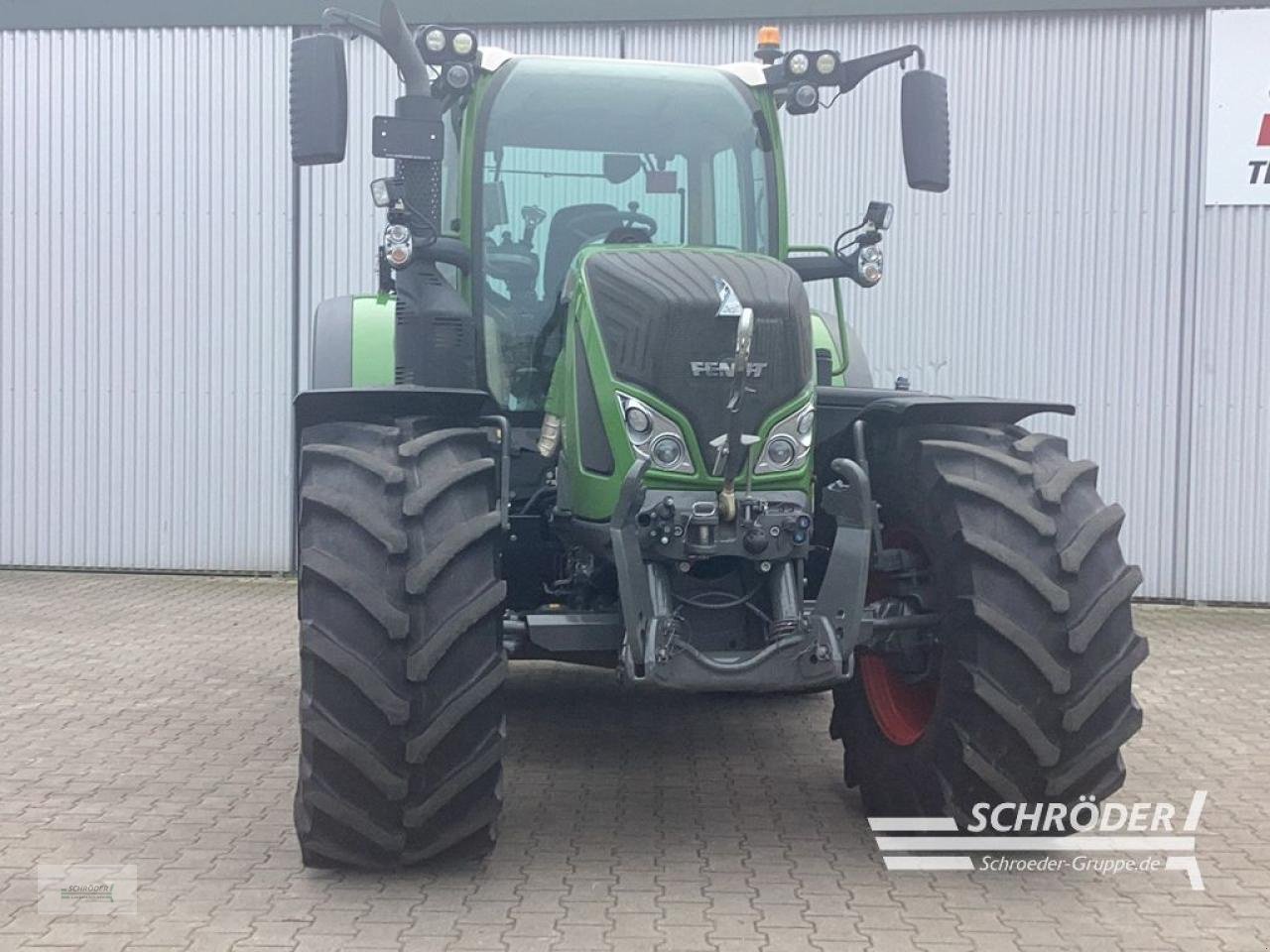 Traktor типа Fendt 724 VARIO S4 PROFI PLUS, Gebrauchtmaschine в Lastrup (Фотография 2)