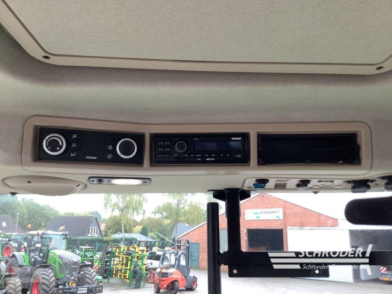 Traktor του τύπου Fendt 724 VARIO S4 PROFI PLUS, Gebrauchtmaschine σε Wardenburg (Φωτογραφία 24)