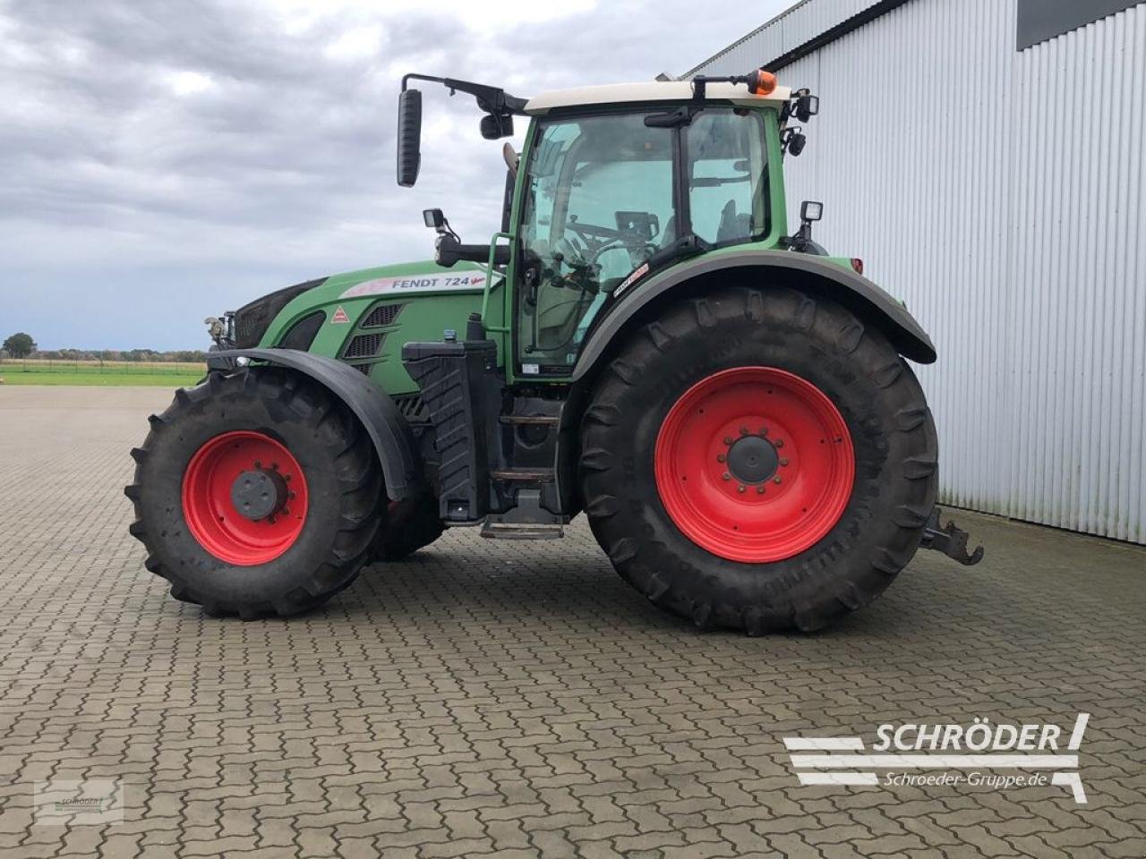 Traktor типа Fendt 724 VARIO S4 PROFI PLUS, Gebrauchtmaschine в Ahlerstedt (Фотография 5)