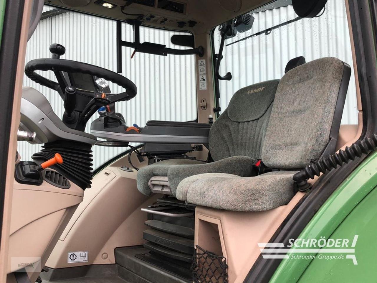 Traktor типа Fendt 724 VARIO S4 PROFI PLUS, Gebrauchtmaschine в Ahlerstedt (Фотография 15)