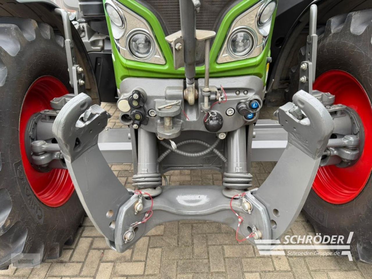 Traktor des Typs Fendt 724 VARIO S4 PROFI PLUS, Gebrauchtmaschine in Twistringen (Bild 16)