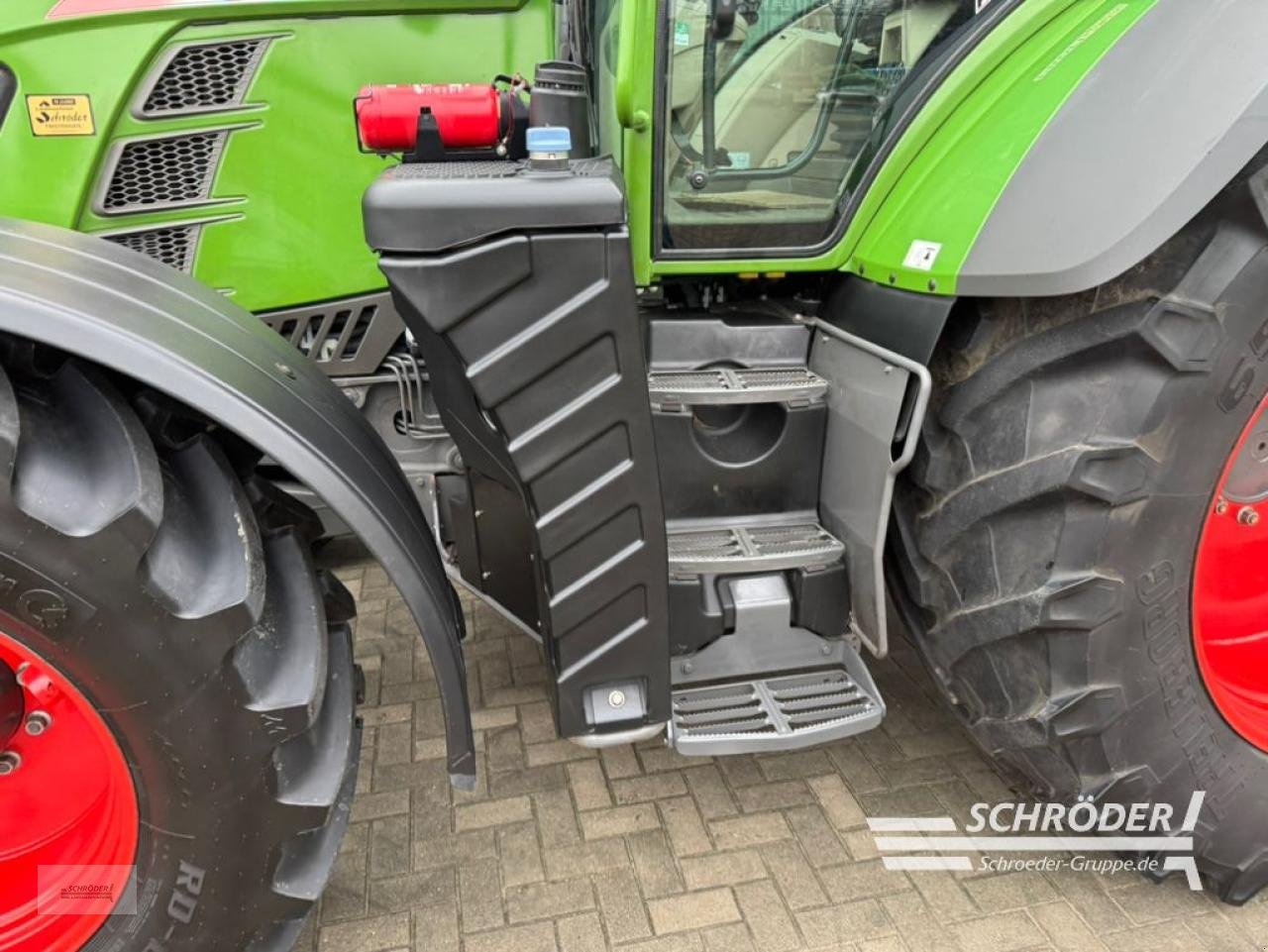 Traktor des Typs Fendt 724 VARIO S4 PROFI PLUS, Gebrauchtmaschine in Twistringen (Bild 17)