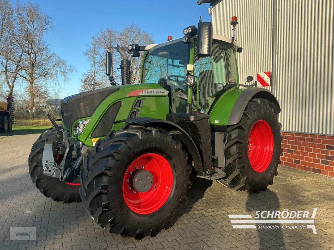 Traktor of the type Fendt 724 VARIO S4 PROFI PLUS, Gebrauchtmaschine in Lastrup (Picture 1)