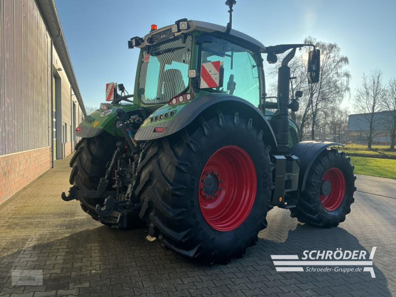 Traktor of the type Fendt 724 VARIO S4 PROFI PLUS, Gebrauchtmaschine in Lastrup (Picture 4)