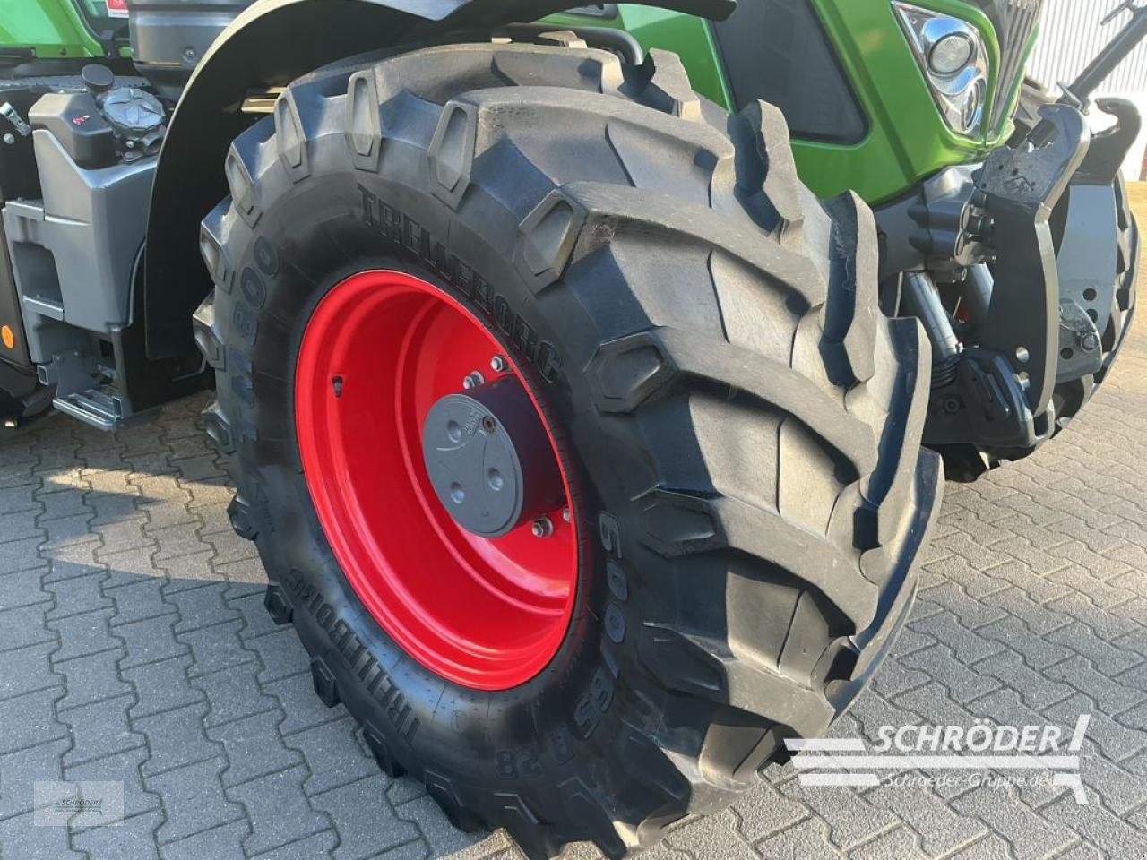 Traktor of the type Fendt 724 VARIO S4 PROFI PLUS, Gebrauchtmaschine in Lastrup (Picture 9)