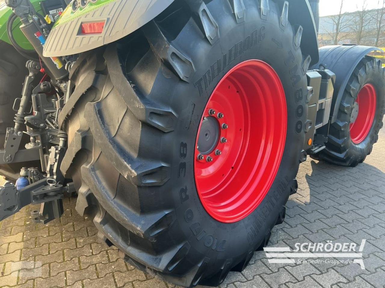 Traktor of the type Fendt 724 VARIO S4 PROFI PLUS, Gebrauchtmaschine in Lastrup (Picture 12)