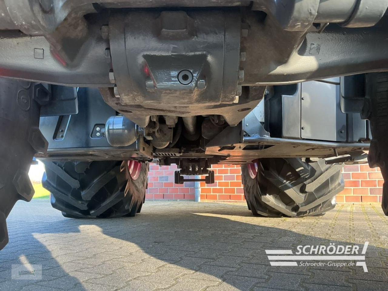 Traktor of the type Fendt 724 VARIO S4 PROFI PLUS, Gebrauchtmaschine in Lastrup (Picture 16)