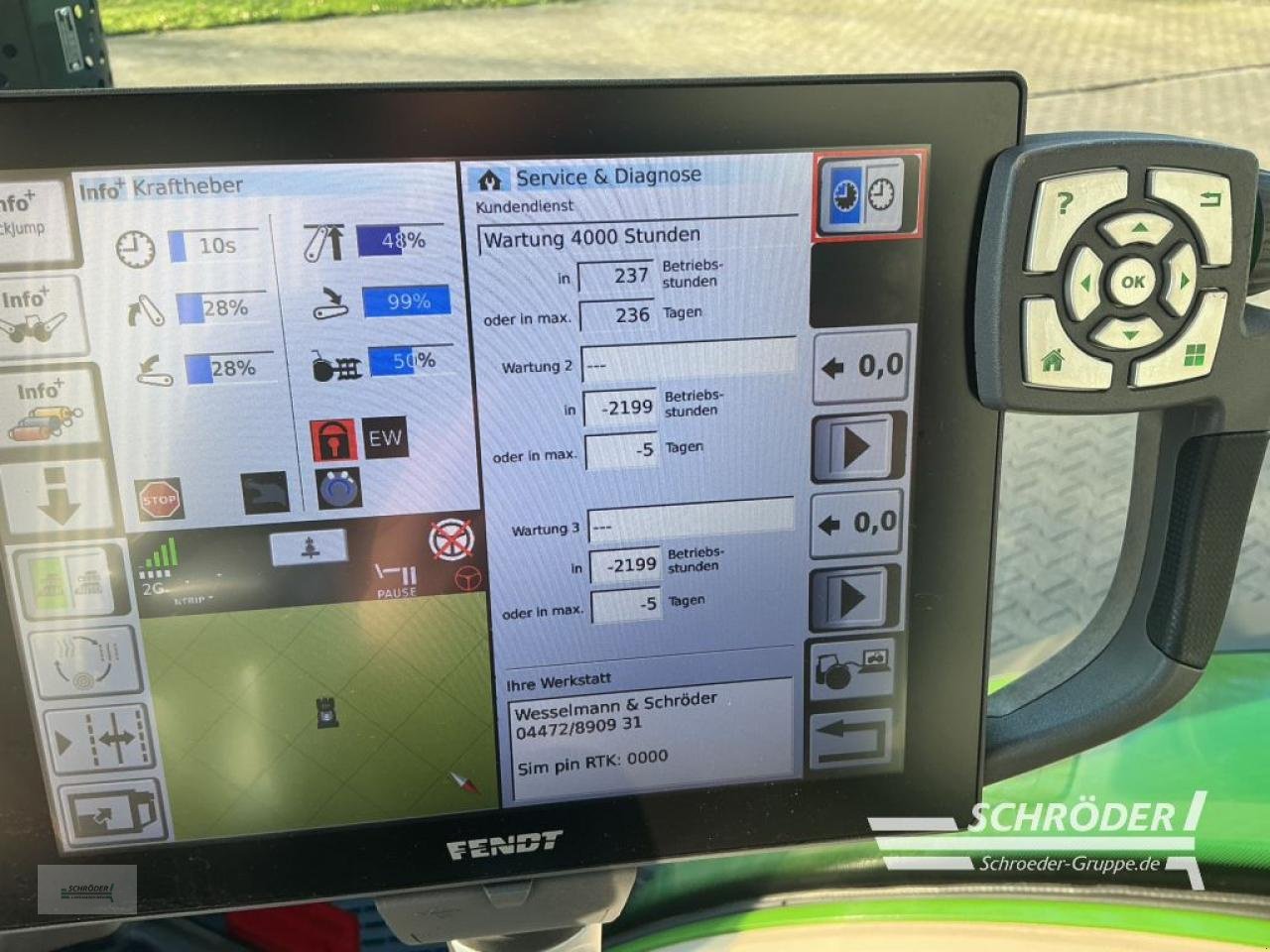 Traktor of the type Fendt 724 VARIO S4 PROFI PLUS, Gebrauchtmaschine in Lastrup (Picture 25)