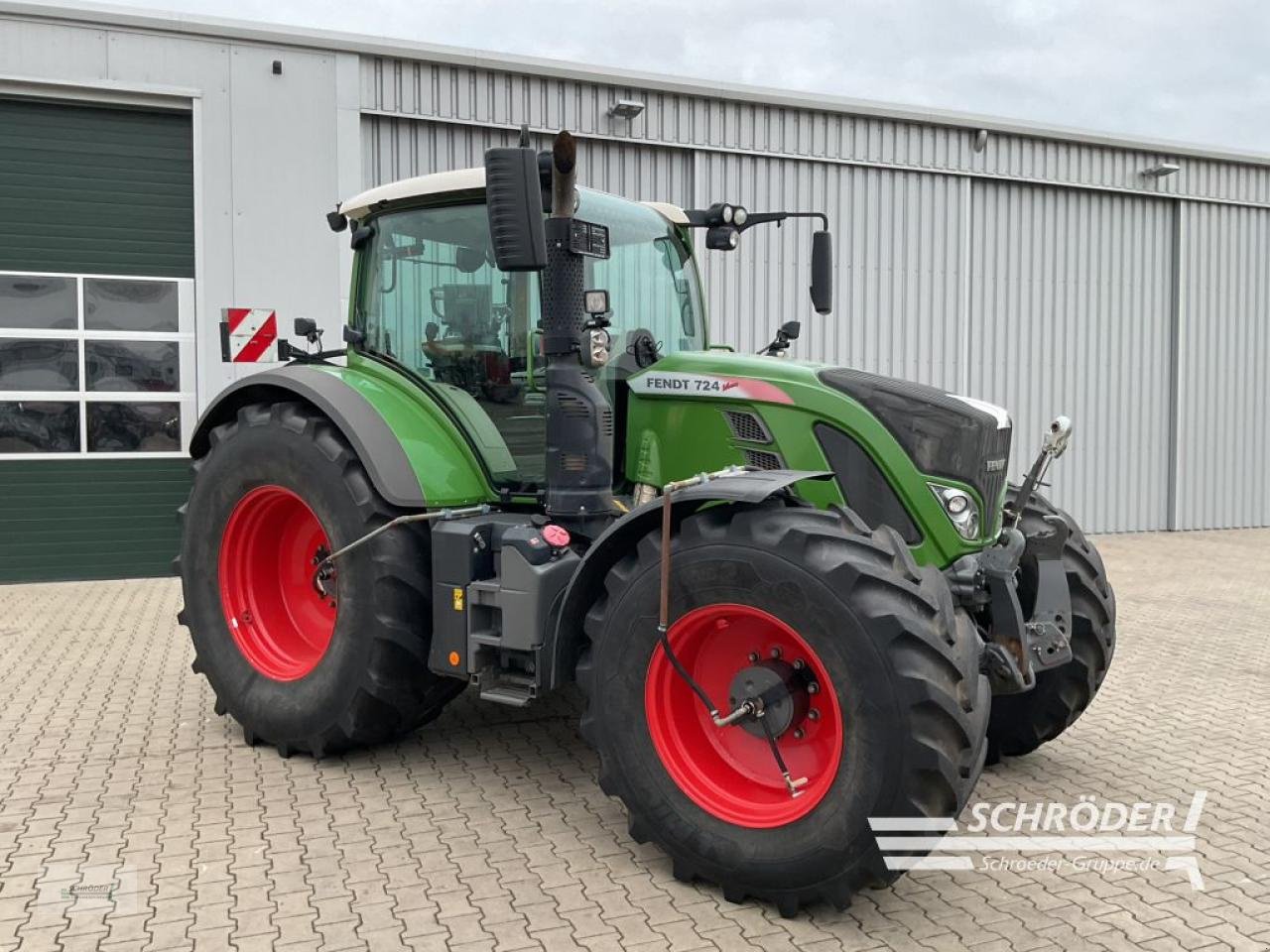 Traktor des Typs Fendt 724 VARIO S4 PROFI PLUS, Gebrauchtmaschine in Holdorf (Bild 1)