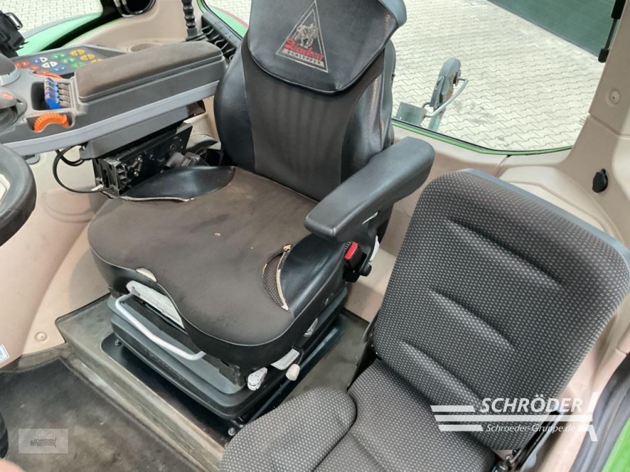 Traktor des Typs Fendt 724 VARIO S4 PROFI PLUS, Gebrauchtmaschine in Holdorf (Bild 16)