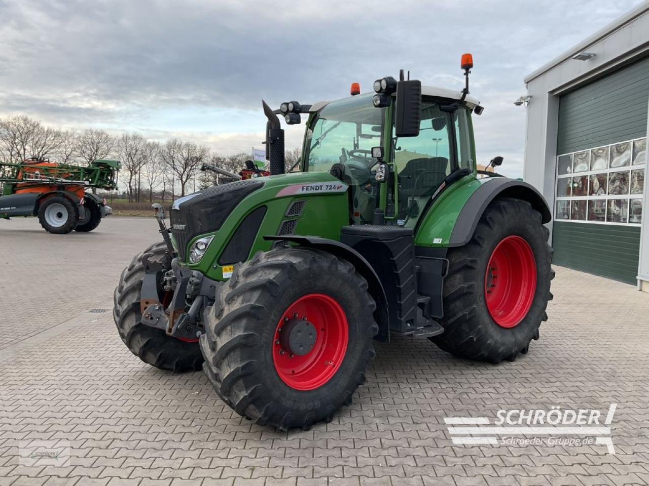 Traktor des Typs Fendt 724 VARIO S4 PROFI PLUS, Gebrauchtmaschine in Holdorf (Bild 4)