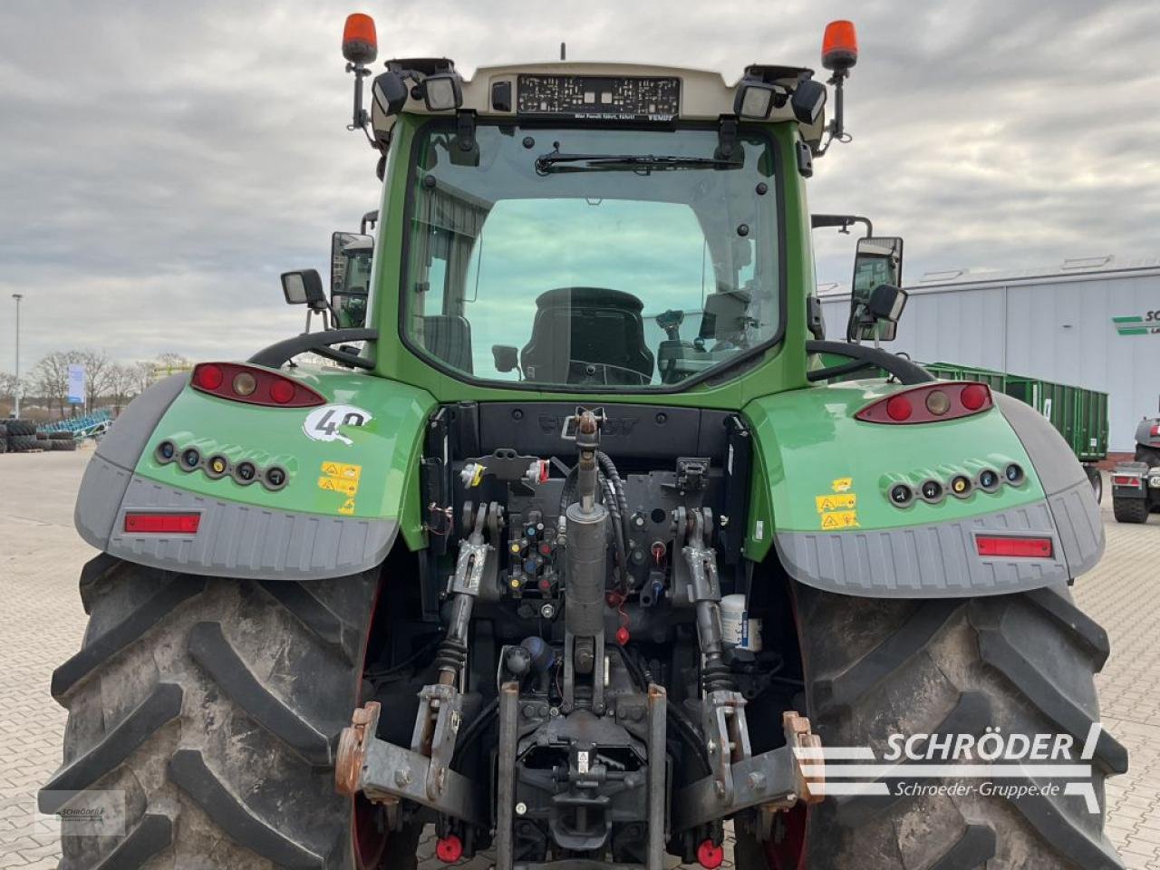 Traktor des Typs Fendt 724 VARIO S4 PROFI PLUS, Gebrauchtmaschine in Holdorf (Bild 8)