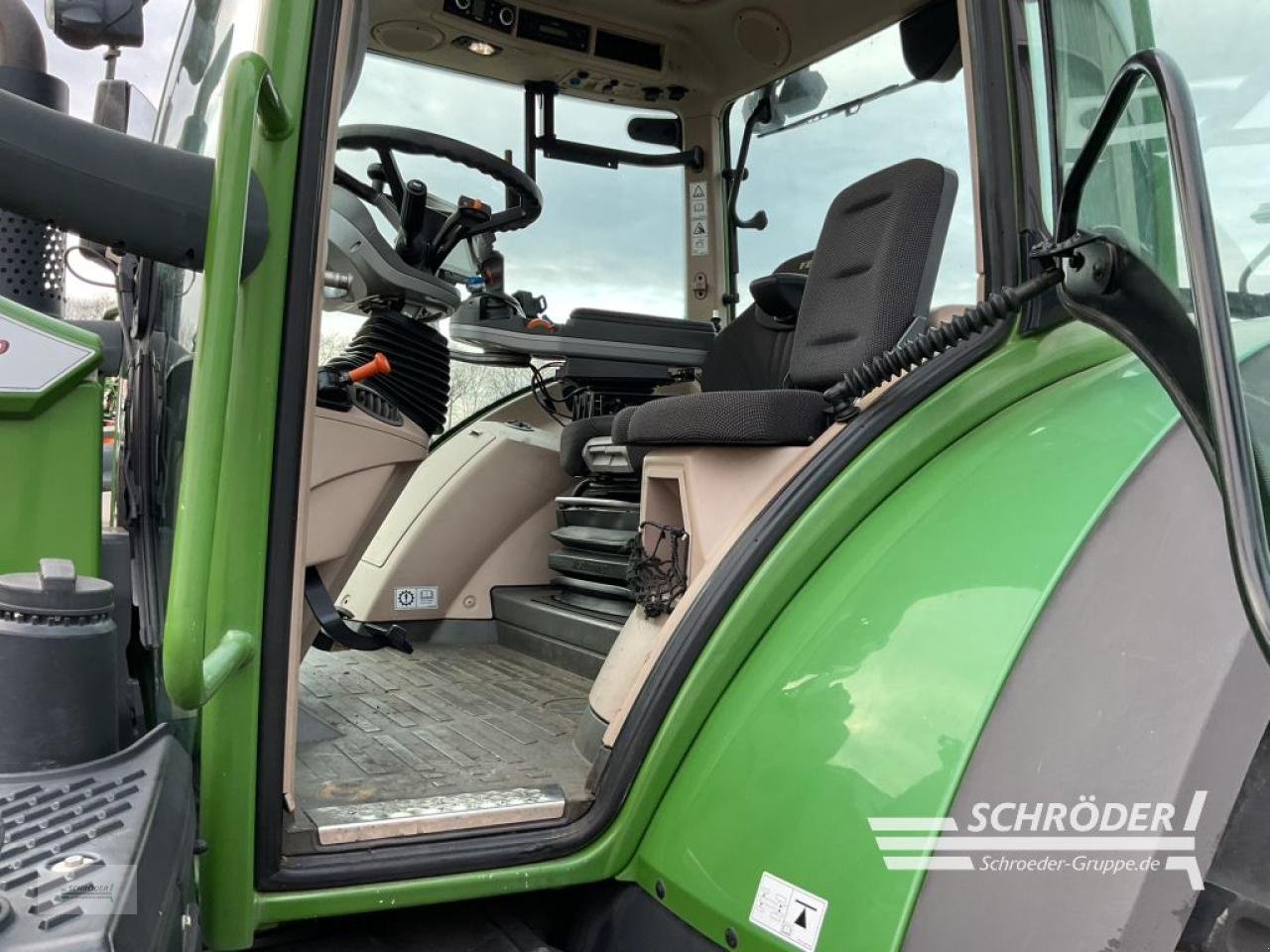 Traktor des Typs Fendt 724 VARIO S4 PROFI PLUS, Gebrauchtmaschine in Holdorf (Bild 13)