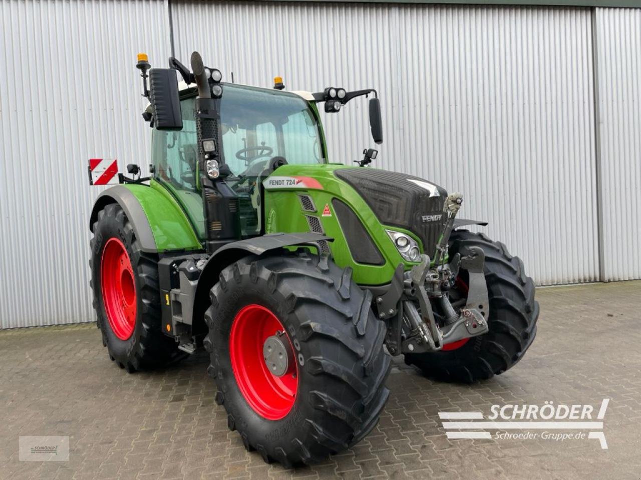 Traktor типа Fendt 724 VARIO S4 PROFI PLUS, Gebrauchtmaschine в Wildeshausen (Фотография 1)