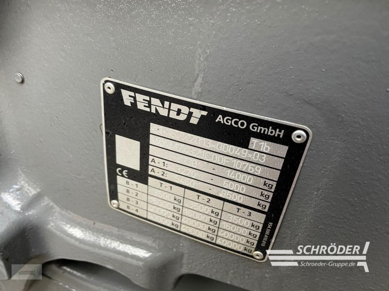 Traktor типа Fendt 724 VARIO S4 PROFI PLUS, Gebrauchtmaschine в Wildeshausen (Фотография 3)