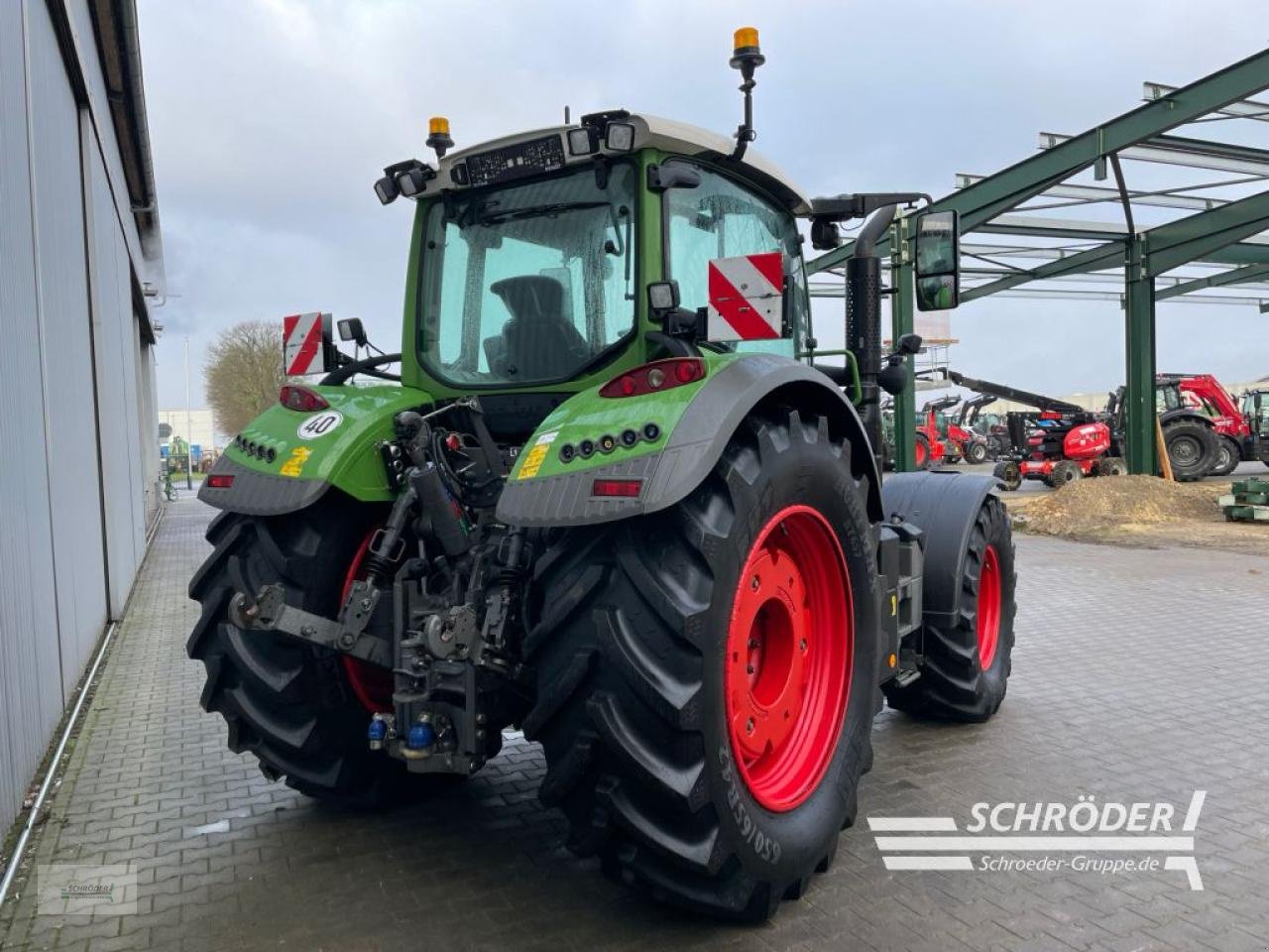 Traktor типа Fendt 724 VARIO S4 PROFI PLUS, Gebrauchtmaschine в Wildeshausen (Фотография 5)