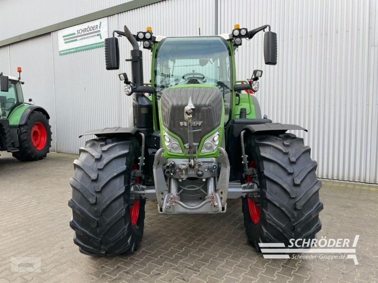 Traktor типа Fendt 724 VARIO S4 PROFI PLUS, Gebrauchtmaschine в Wildeshausen (Фотография 9)
