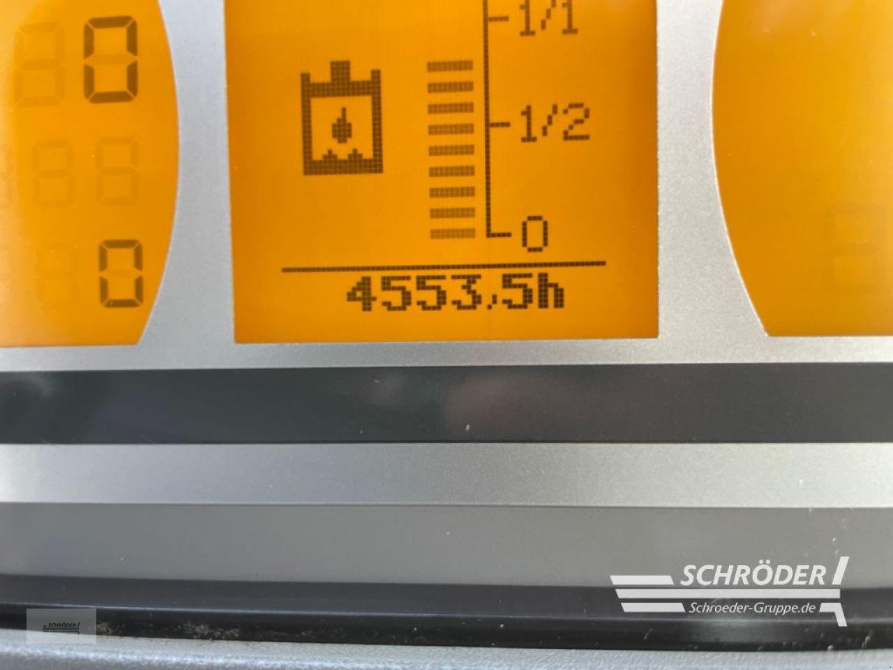 Traktor типа Fendt 724 VARIO S4 PROFI PLUS, Gebrauchtmaschine в Wildeshausen (Фотография 15)