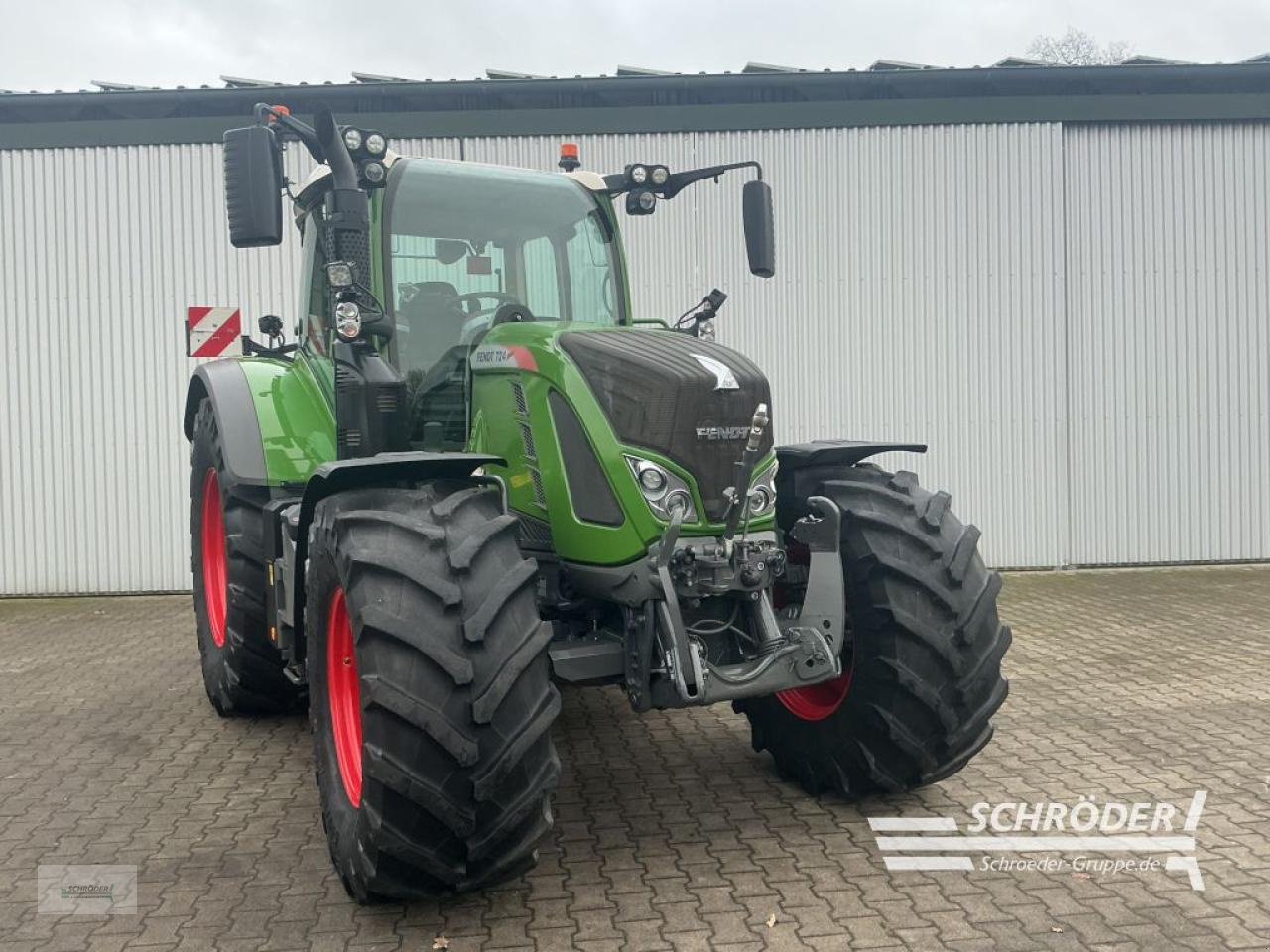 Traktor от тип Fendt 724 VARIO S4 PROFI PLUS, Gebrauchtmaschine в Lastrup (Снимка 2)