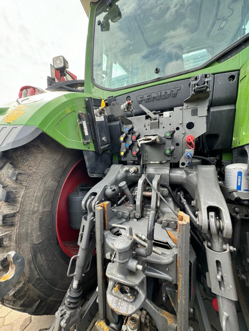 Traktor des Typs Fendt 724 Vario S4 Profi, Gebrauchtmaschine in Elmenhorst-Lanken (Bild 4)