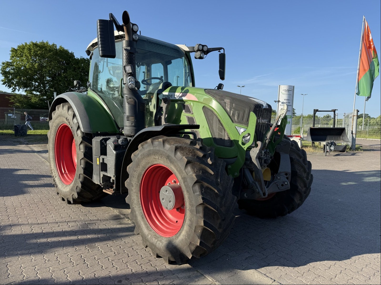 Traktor от тип Fendt 724 Vario S4 ProfiPlus, Gebrauchtmaschine в Bad Oldesloe (Снимка 4)