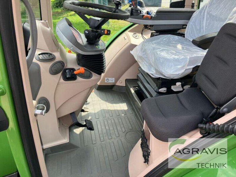 Traktor от тип Fendt 724 VARIO S4, Gebrauchtmaschine в Barsinghausen-Göxe (Снимка 10)