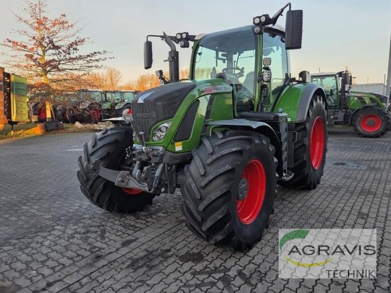 Traktor типа Fendt 724 VARIO S4, Gebrauchtmaschine в Calbe / Saale (Фотография 1)