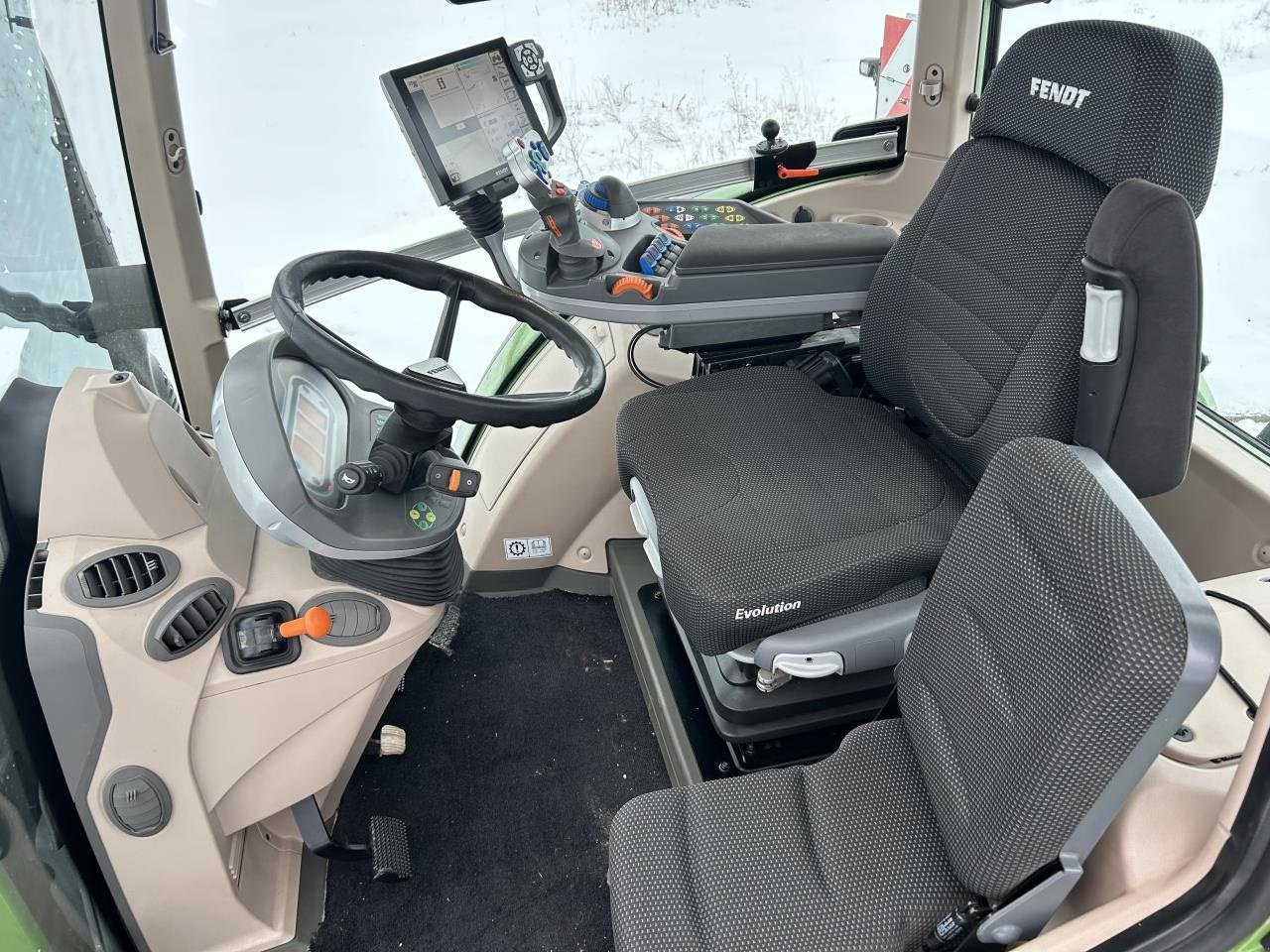 Traktor типа Fendt 724 VARIO S4, Gebrauchtmaschine в Randers SV (Фотография 11)