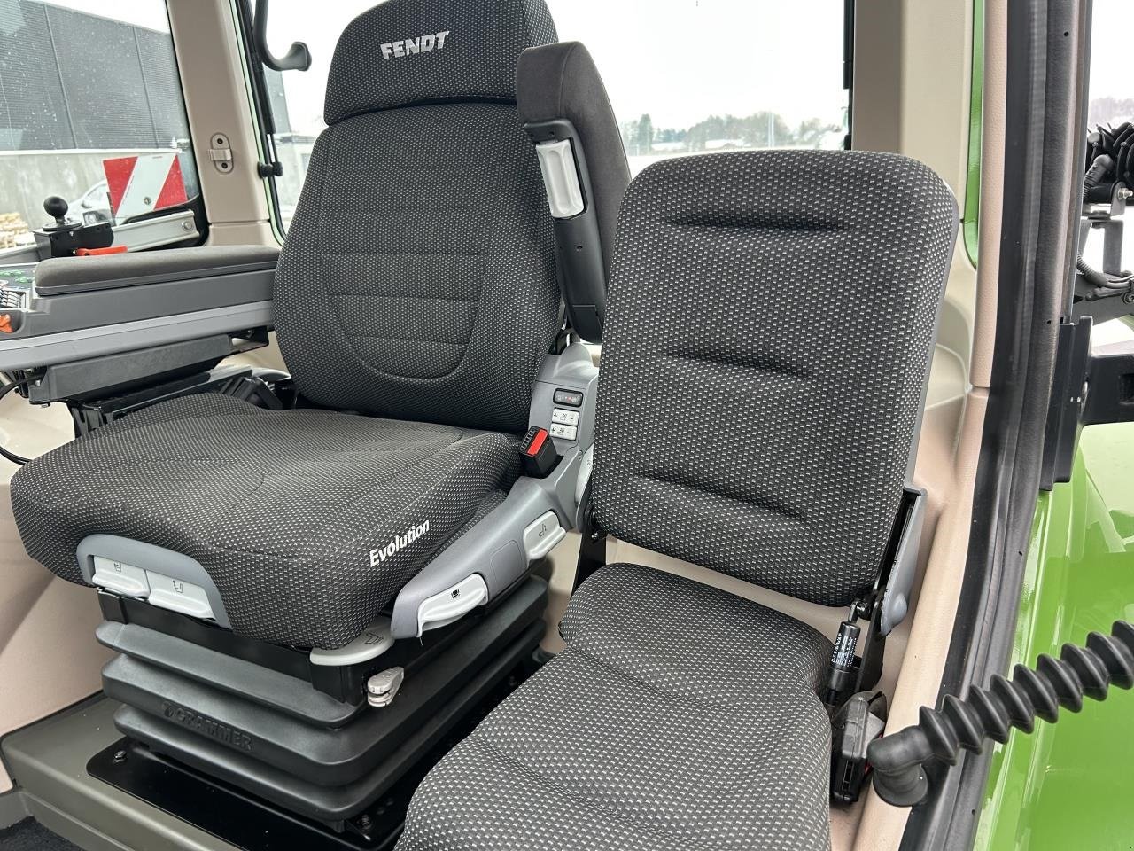 Traktor типа Fendt 724 VARIO S4, Gebrauchtmaschine в Randers SV (Фотография 12)