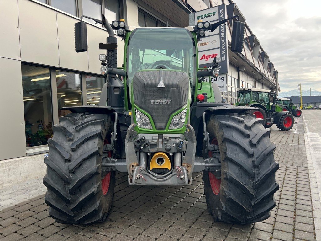 Traktor of the type Fendt 724 Vario S4, Gebrauchtmaschine in Grosswangen (Picture 2)