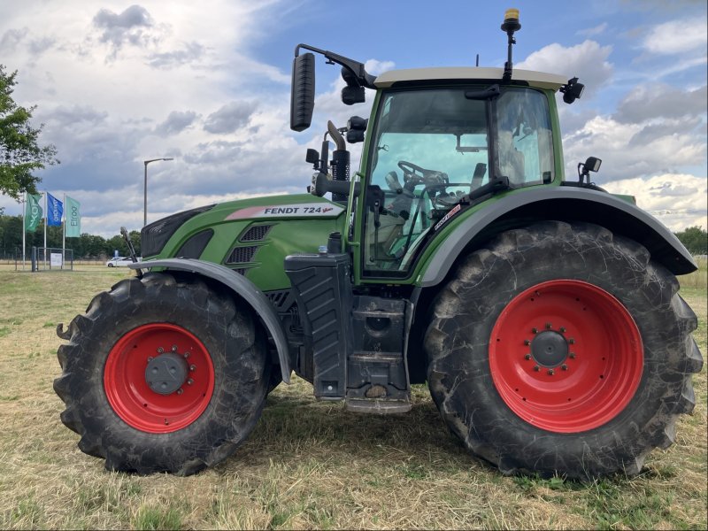 Traktor des Typs Fendt 724 Vario S4, Gebrauchtmaschine in Wittingen (Bild 1)