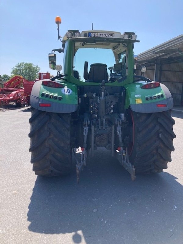Traktor des Typs Fendt 724 Vario S4, Gebrauchtmaschine in Beedenbostel (Bild 3)