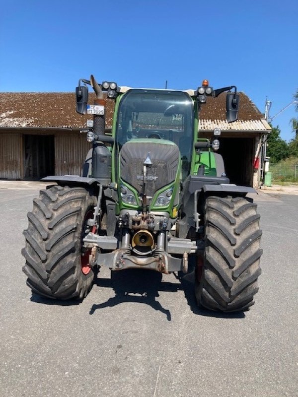 Traktor des Typs Fendt 724 Vario S4, Gebrauchtmaschine in Beedenbostel (Bild 2)