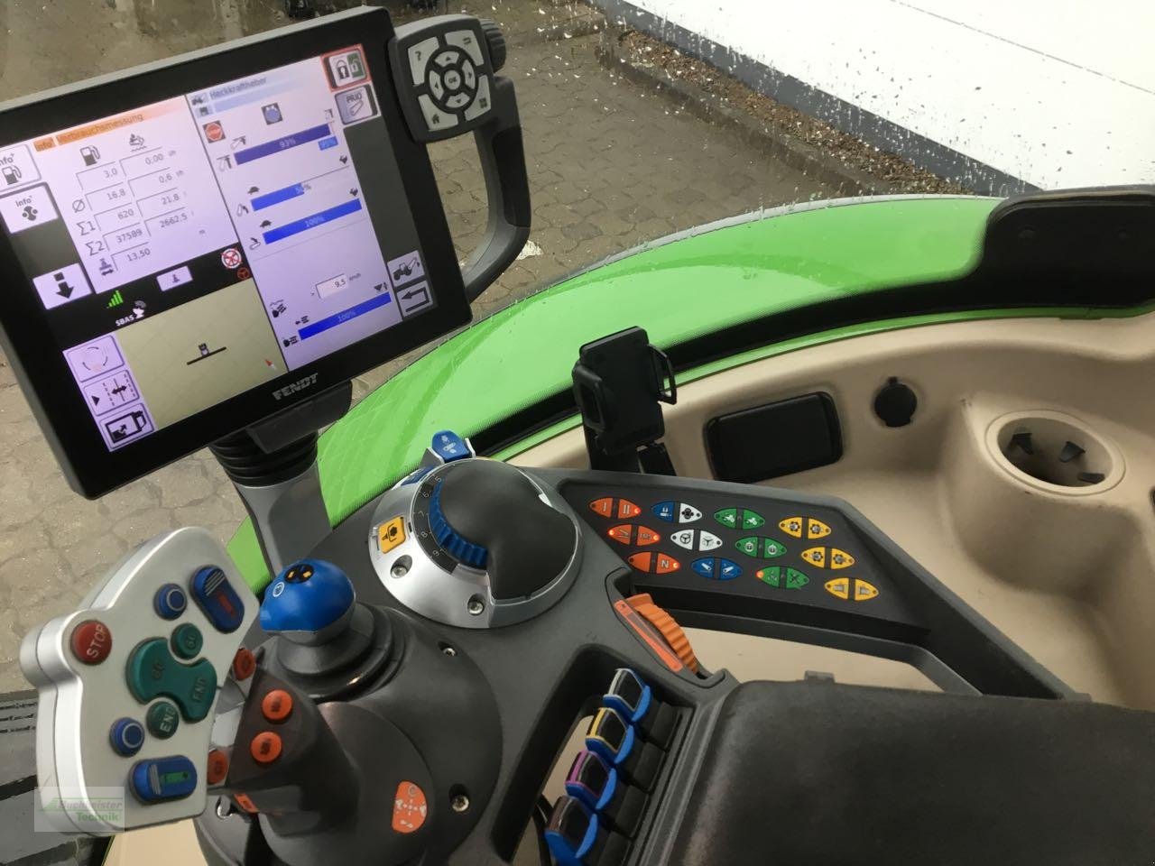 Traktor от тип Fendt 724 Vario S4, Gebrauchtmaschine в Coppenbruegge (Снимка 5)