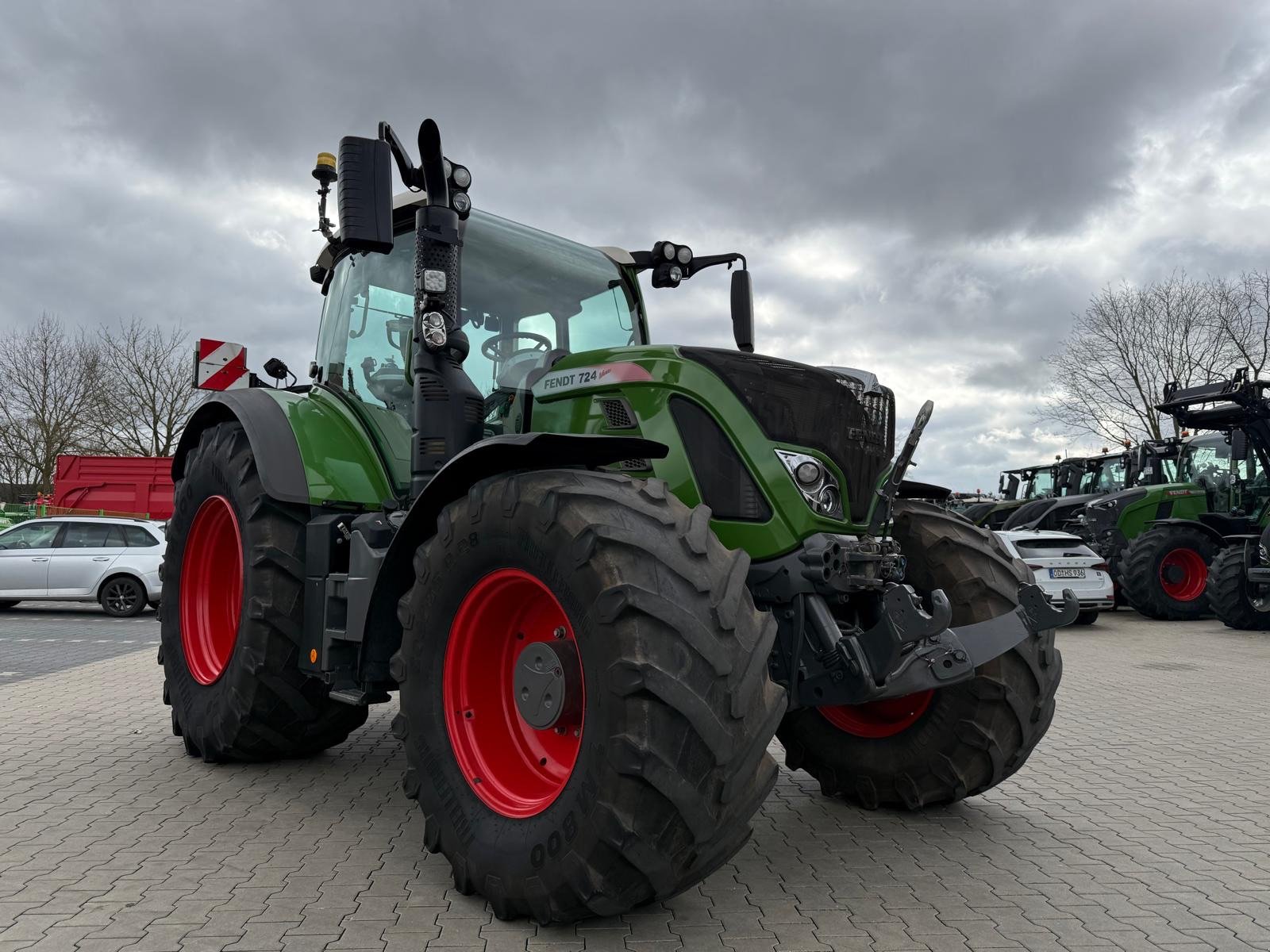 Traktor van het type Fendt 724 Vario S4, Gebrauchtmaschine in Bad Oldesloe (Foto 2)