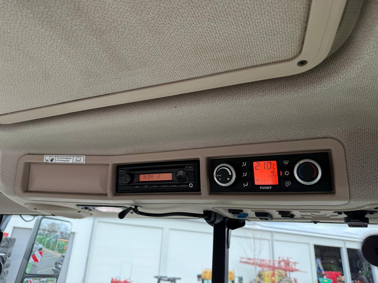 Traktor van het type Fendt 724 Vario S4, Gebrauchtmaschine in Bad Oldesloe (Foto 15)