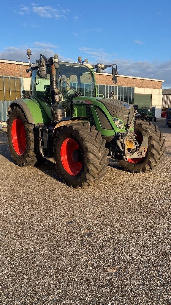 Traktor of the type Fendt 724 Vario SCR Profi, Gebrauchtmaschine in Vollenhove (Picture 2)