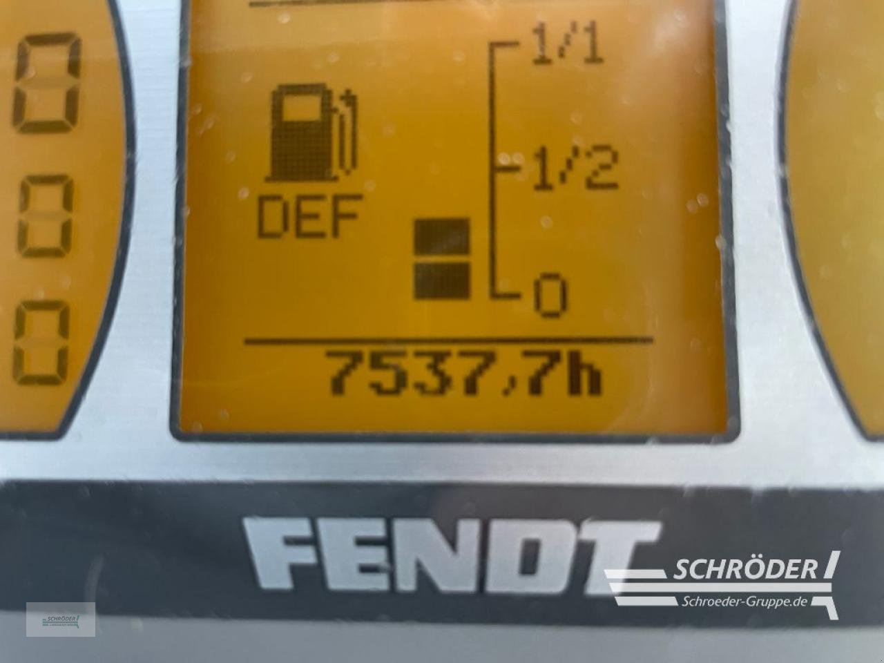 Traktor Türe ait Fendt 724 VARIO SCR PROFI, Gebrauchtmaschine içinde Wildeshausen (resim 14)