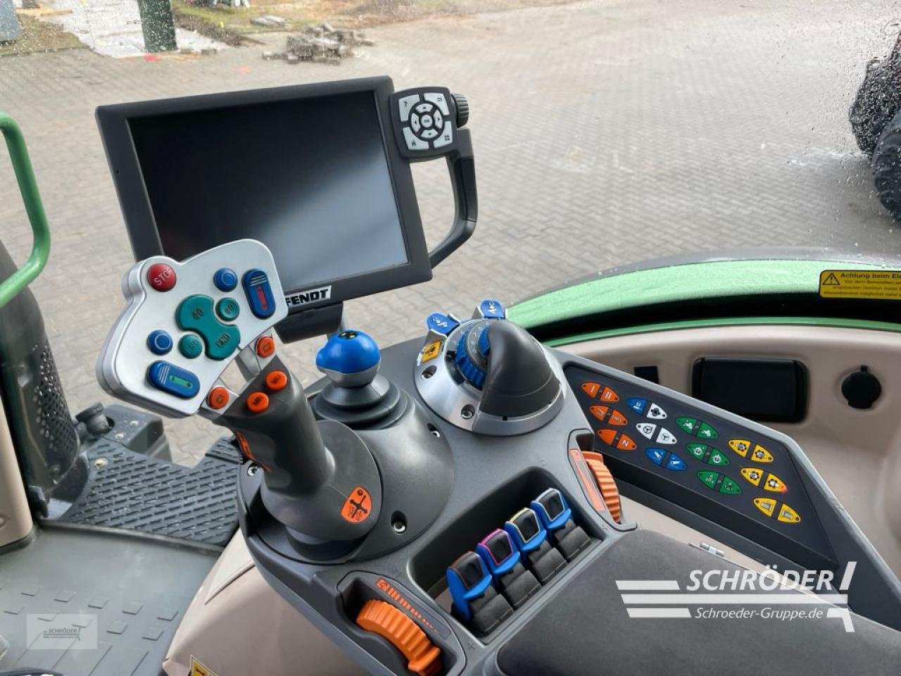 Traktor Türe ait Fendt 724 VARIO SCR PROFI, Gebrauchtmaschine içinde Wildeshausen (resim 15)