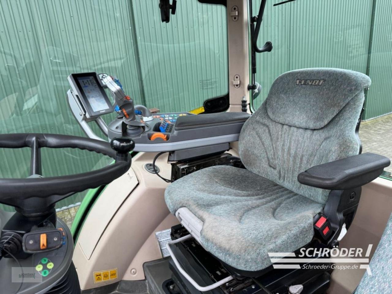 Traktor typu Fendt 724 VARIO SCR PROFI, Gebrauchtmaschine v Twistringen (Obrázek 2)